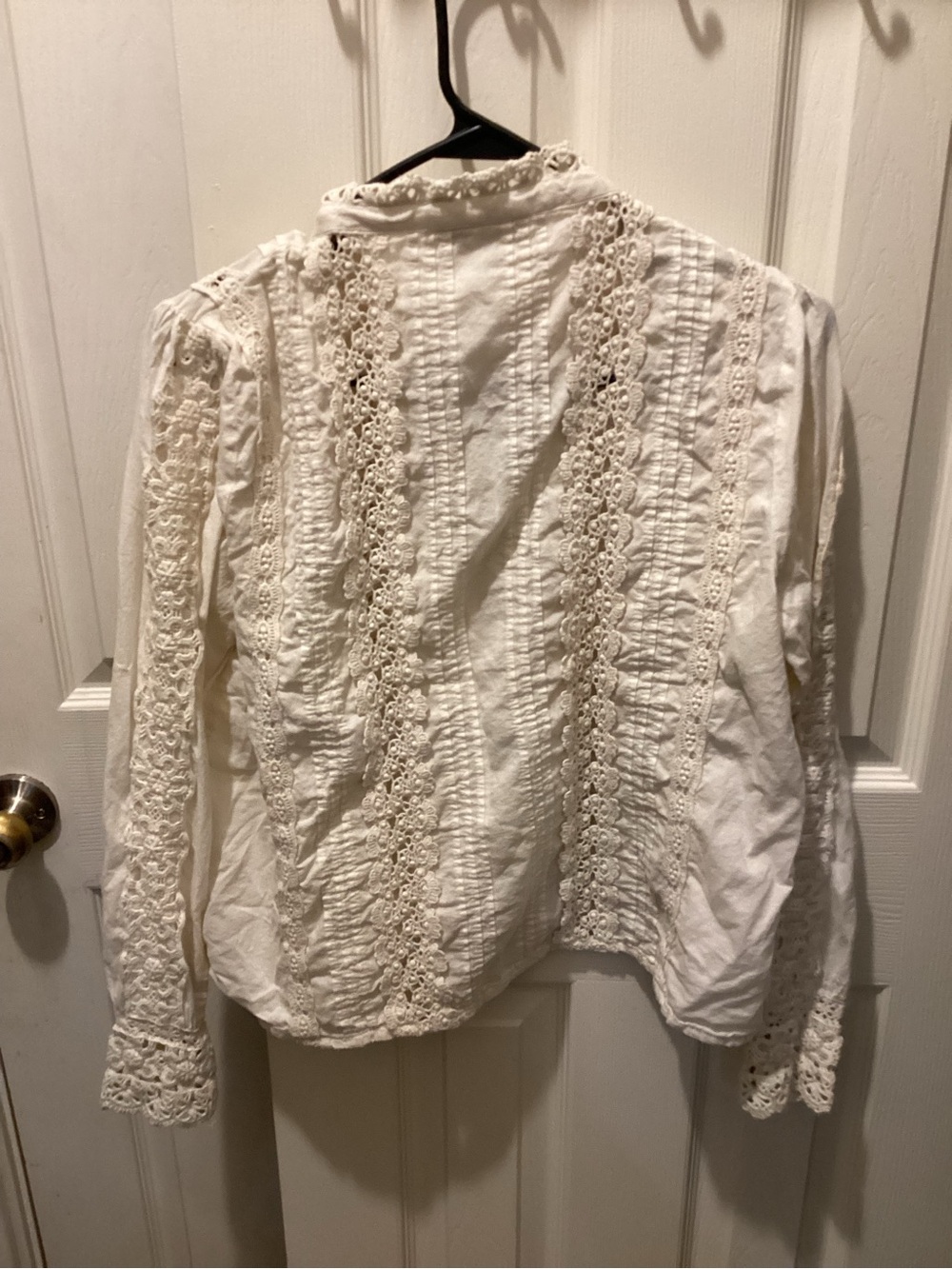 Apiece A Lot White Cotton Lace-Trim Button Front Blouse - Picture 5 of 6